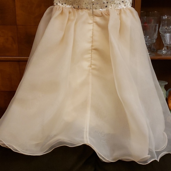 Backless Sequin Junior Cocktail Dress - Picture 5 of 7